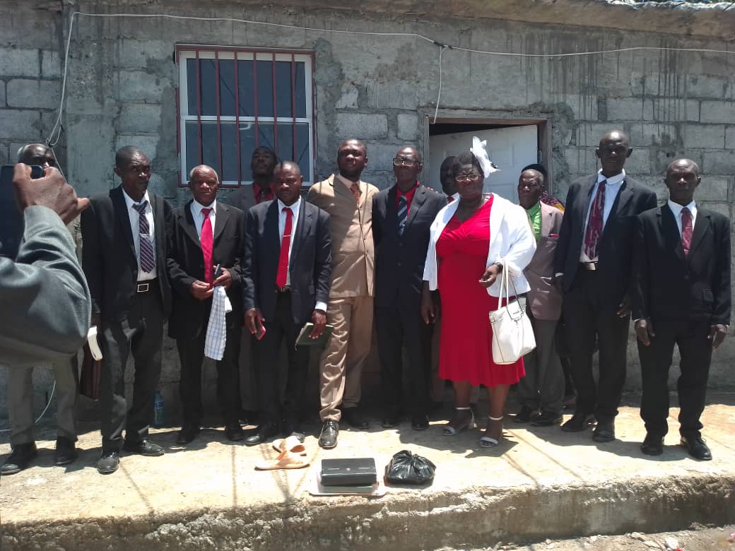 team members group picture